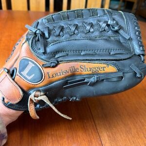 Louisville Slugger LP1350 Players Series 13.5" Leather Baseball Glove RHT